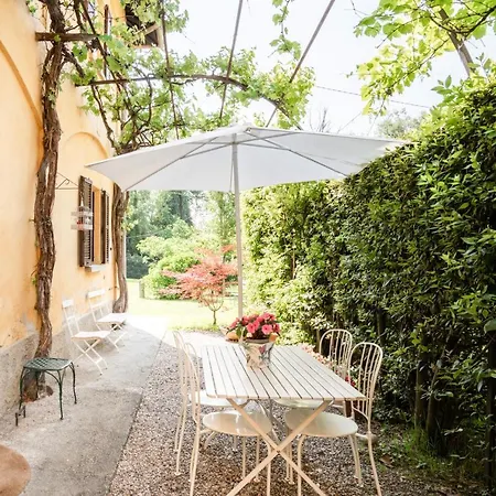 Bright Surrounded By Greenery With Parking & Shared Pool * Villa Guardia